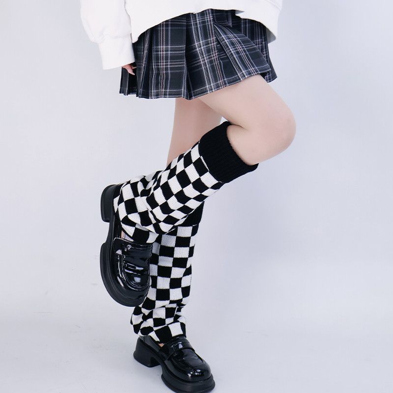 Black White Checkered Leg Warm - đánh giá và giá Boot Sock Slouchy