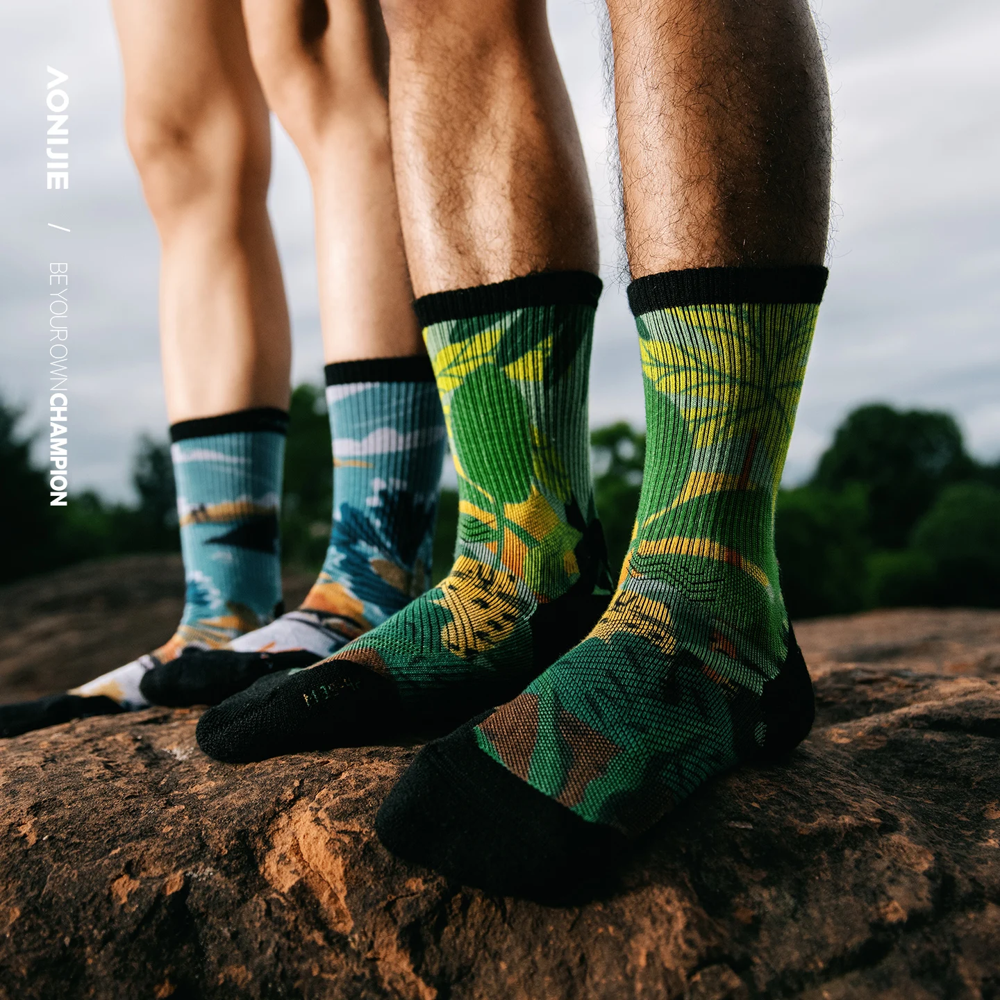 AONIJIE Outdoor Wool Crew Sock - đánh giá và giá Wool Hiking Sock